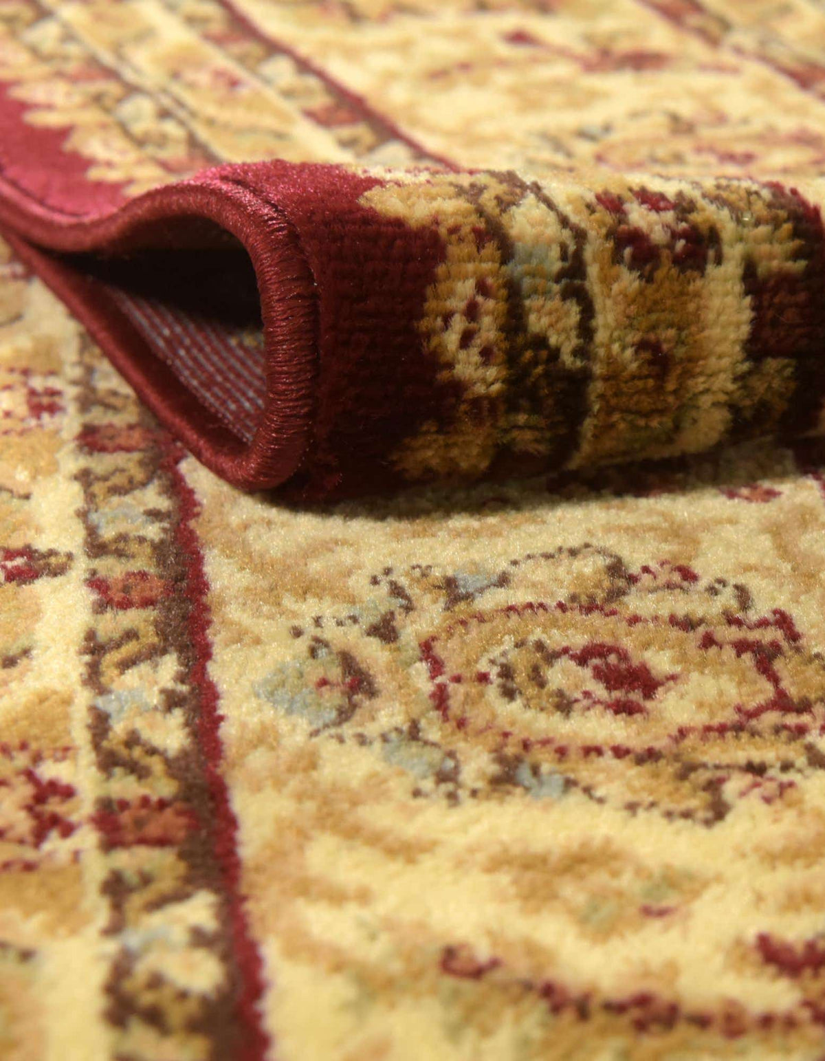 Quadratisch Teppich Classic Agra in Rot von Hadorn™ - Lifestyle Image