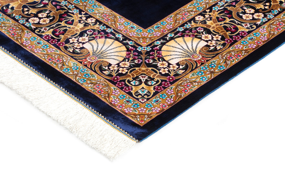 Rechteck Teppich Ghom Design in Dunkelblau von Hadorn™ - Lifestyle Image