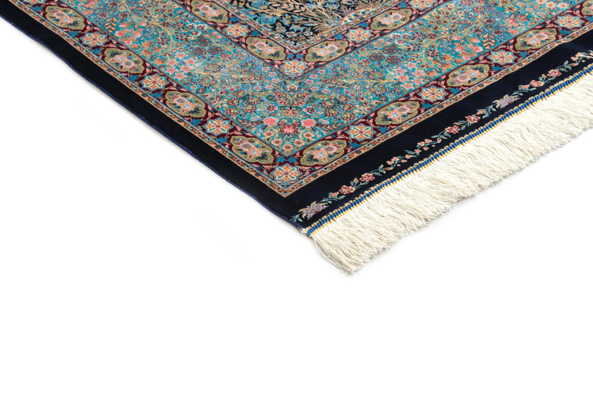 Rechteck Teppich Ghom Design in Dunkelblau von Hadorn™ - Lifestyle Image